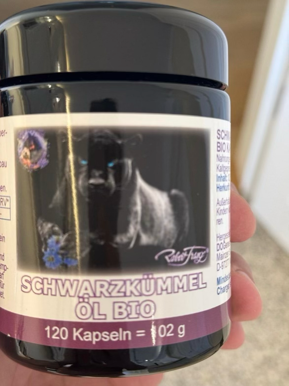 Flasche 2 von vorne Flasche 2 von vorne